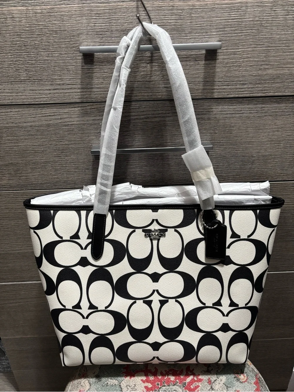 NWT Coach City Tote in Signature Canvas – Black/White